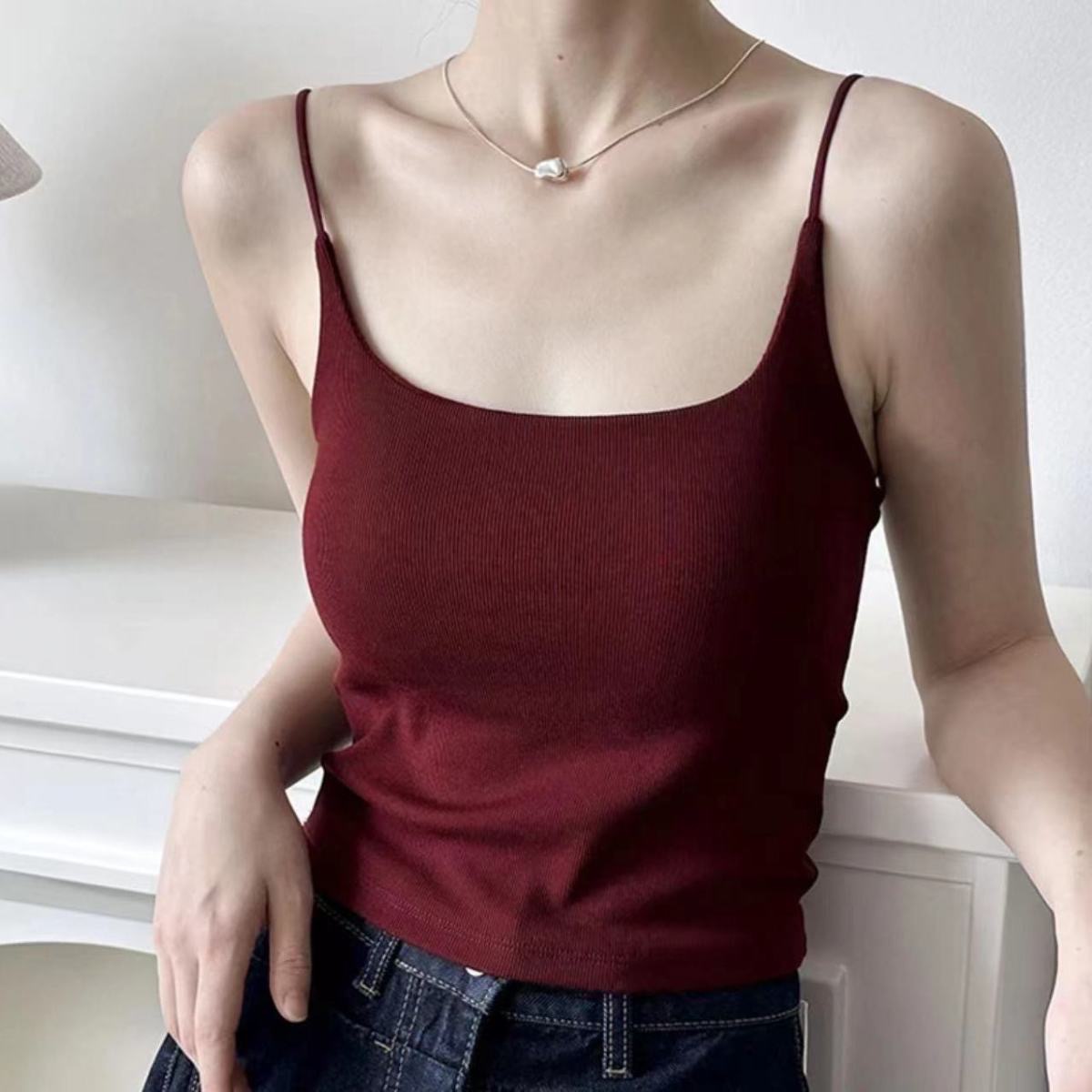 高级感安可拉红磨毛吊带背心女秋冬文胸一体打底西装内搭保暖上衣