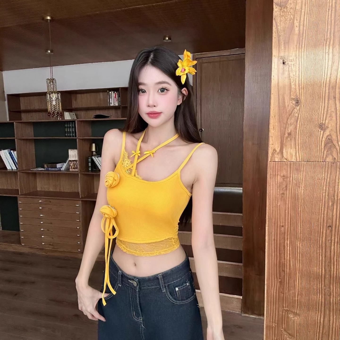 海岛绝美辣妹玫瑰交叉小吊带背心