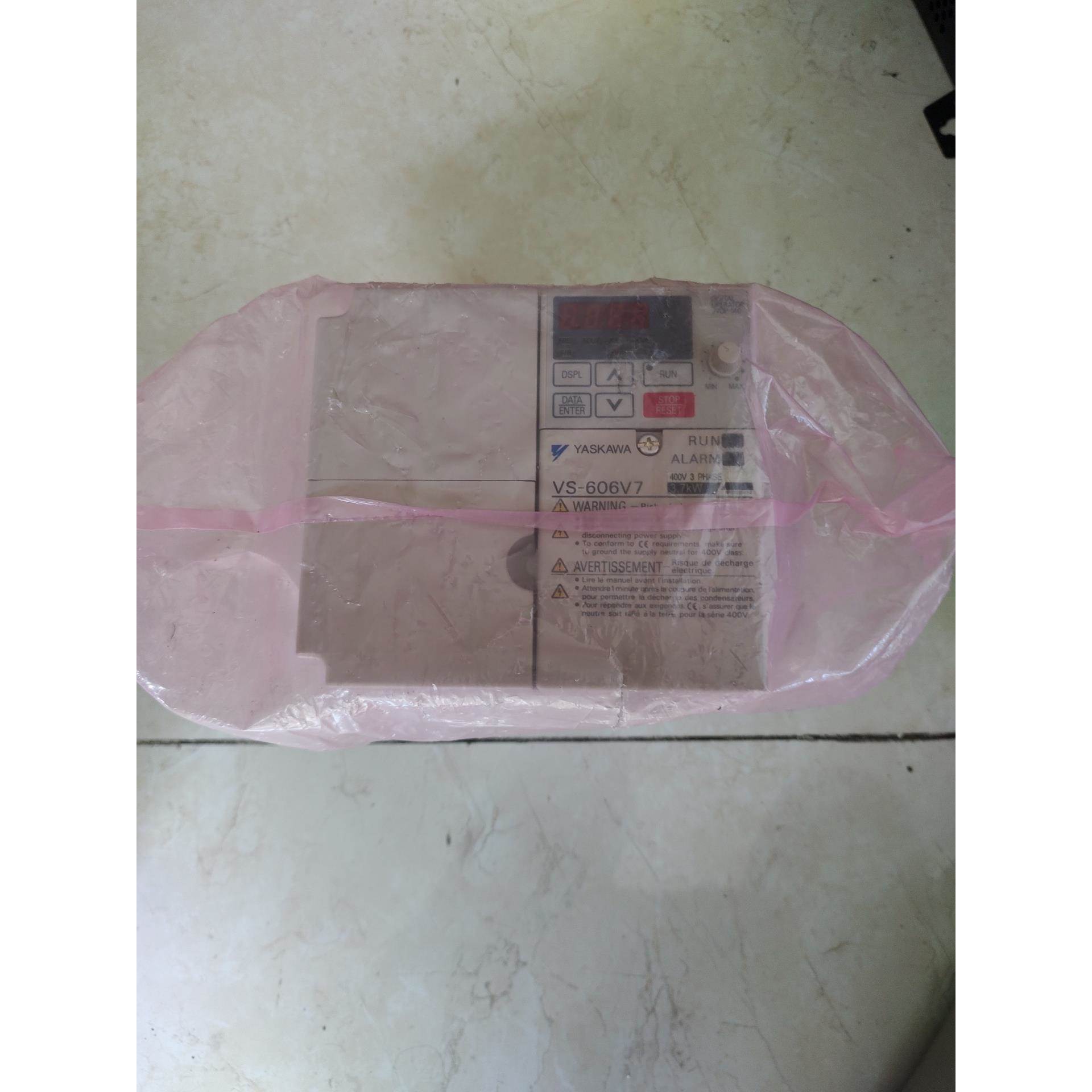 【议价】安川VS-606V7变频器 3.7kW三相 400V