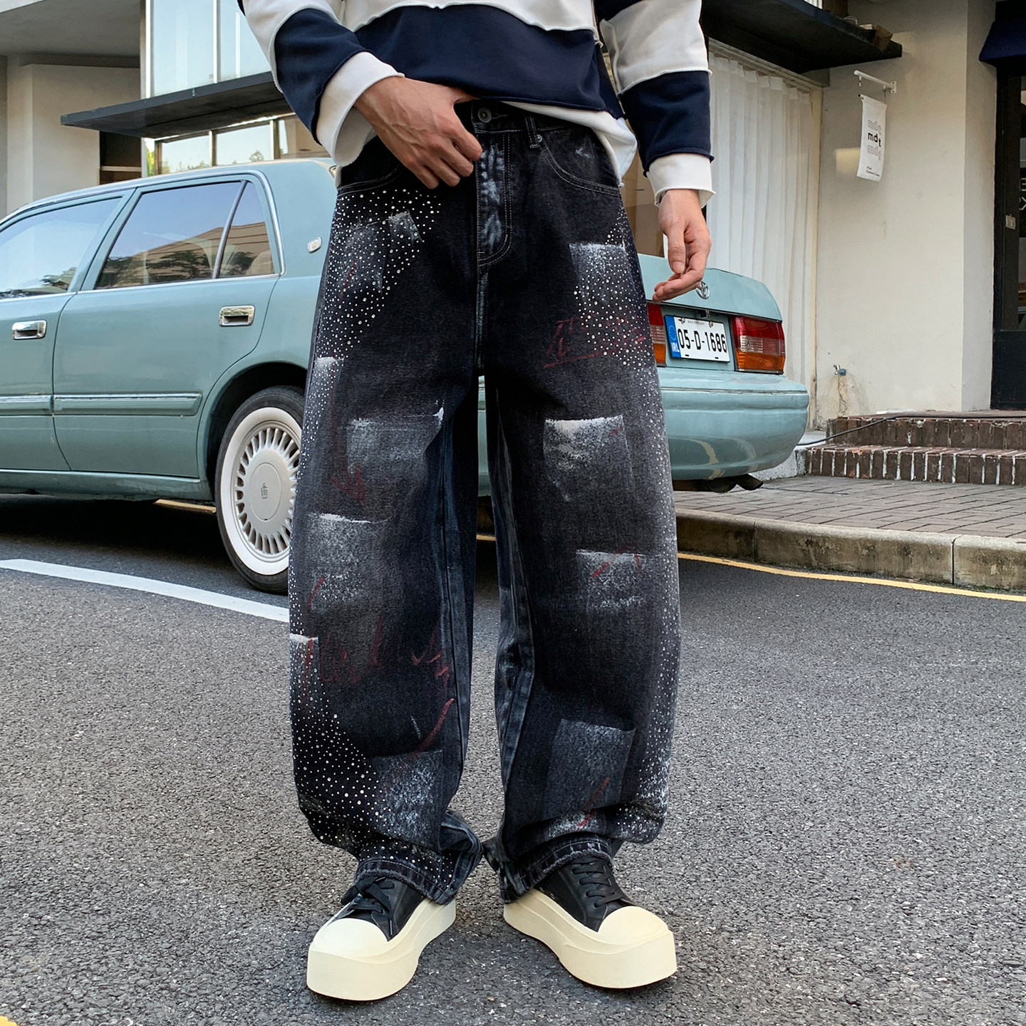 巴黎风潮牌美式复古满天星烫钻泼墨牛仔裤男宽松直筒做旧个性长裤图片