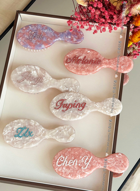 定制英文名气垫梳小众礼物按摩头部随身气囊梳emijay同款迷你梳