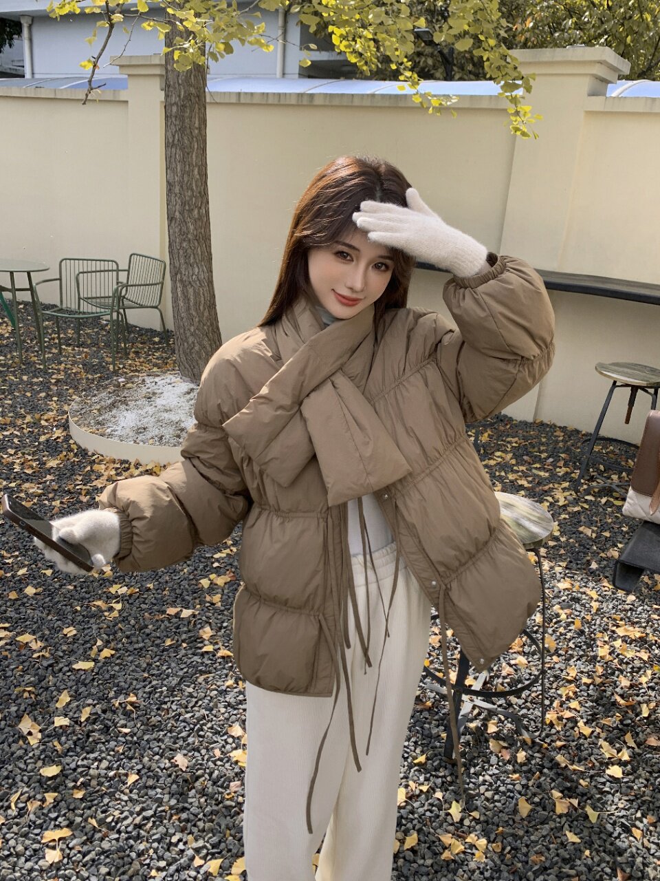 2025冬季新款韩版宽松显瘦百搭圆领短款羽绒服女围巾款面包服外套
