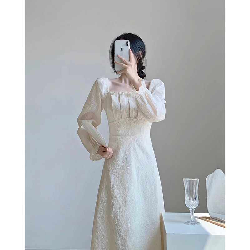 高级感长袖连衣裙秋季女装新款气质法式复古甜美温柔少女蕾丝长裙