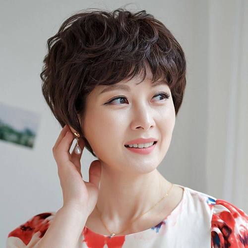 自然风饱满妈妈整体假发女短发