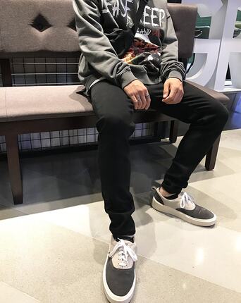 #HS新品质纯黑色基础款修身百搭显高显瘦水洗棉弹力牛仔裤潮男