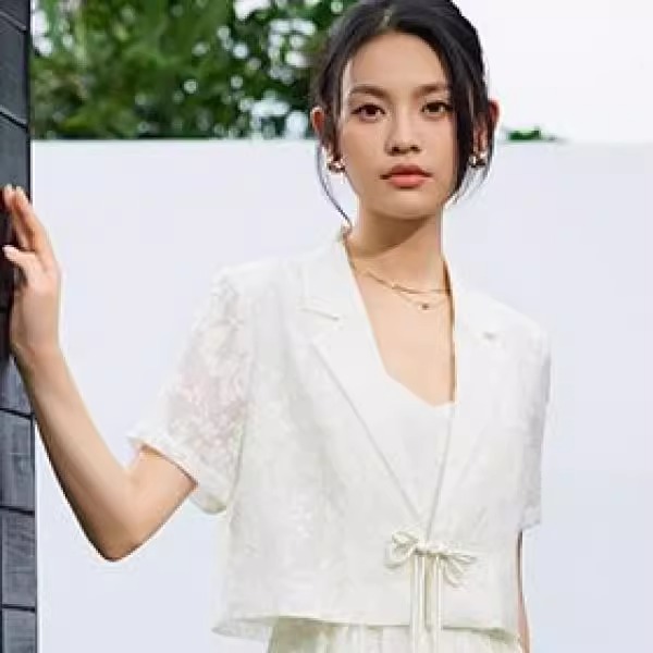 朵以2025夏季新款新中式盘扣短袖短外套国风个性小上衣39DX411120