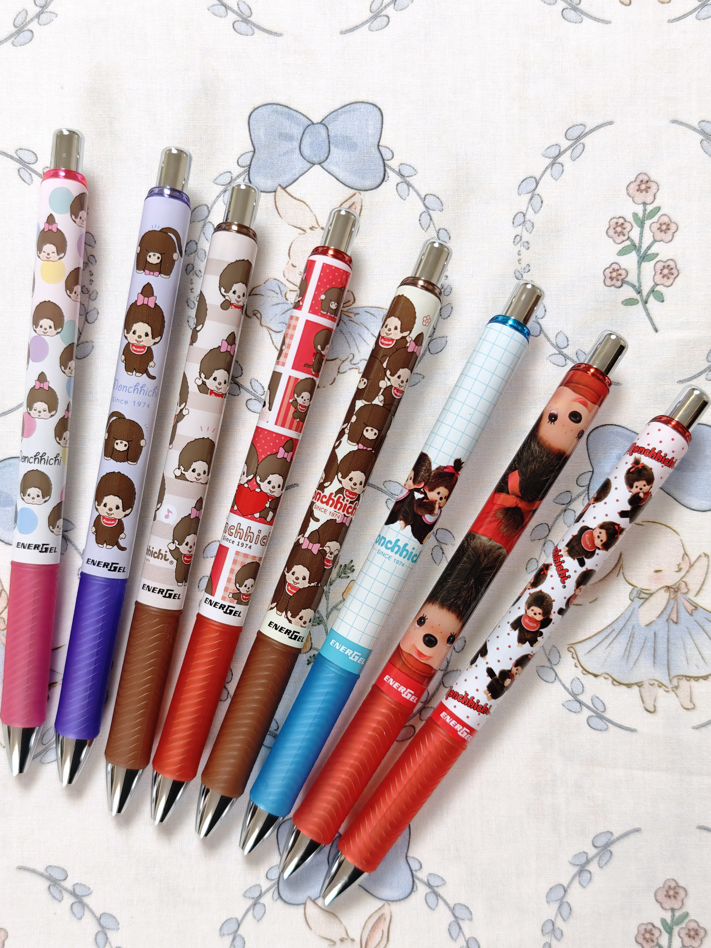 ปากกาเจลแห้งเร็วรุ่นลิมิเต็ดเอดิชัน ลาย Monchichi น่ารัก จาก Pentel/ญี่ปุ่น สีดำ ขนาดหัว 0.5 มม.
