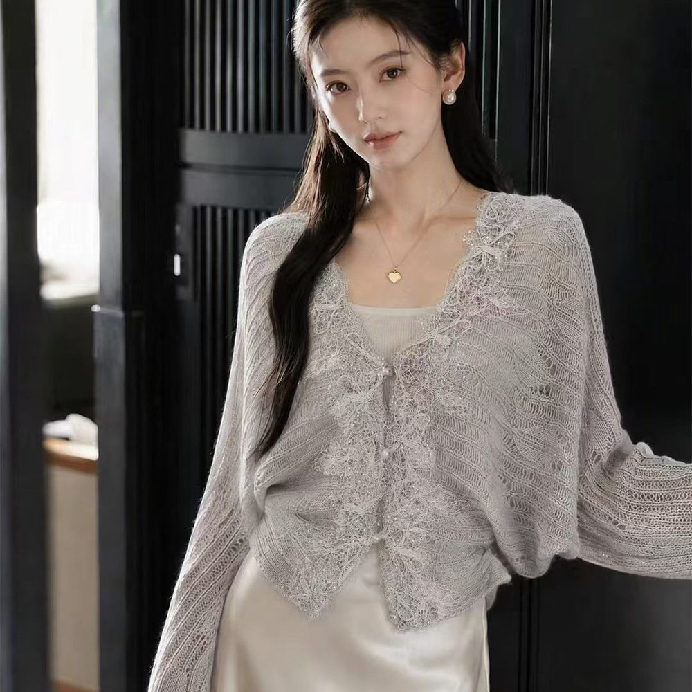 法式蕾丝边V领镂空针织开衫秋季新款女装金丝羊毛毛衣外套女罩衫