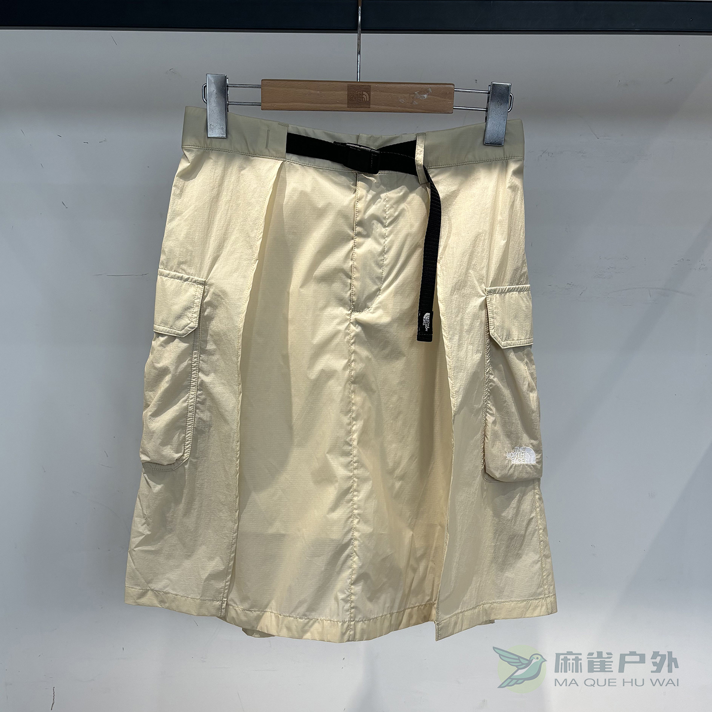 北面户外设计师款防泼水休闲短裤