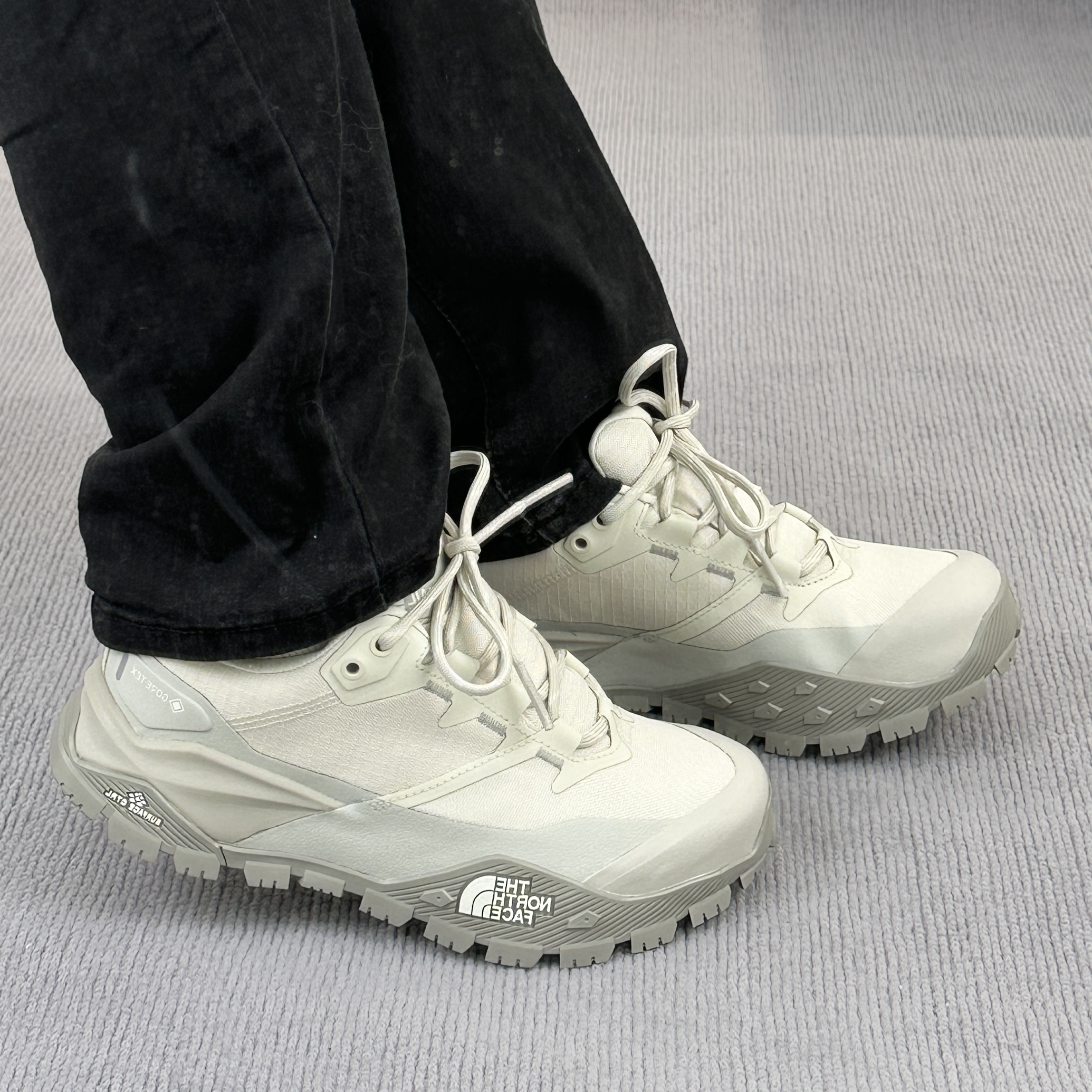 北面户外GORETEX防水登山徒步鞋