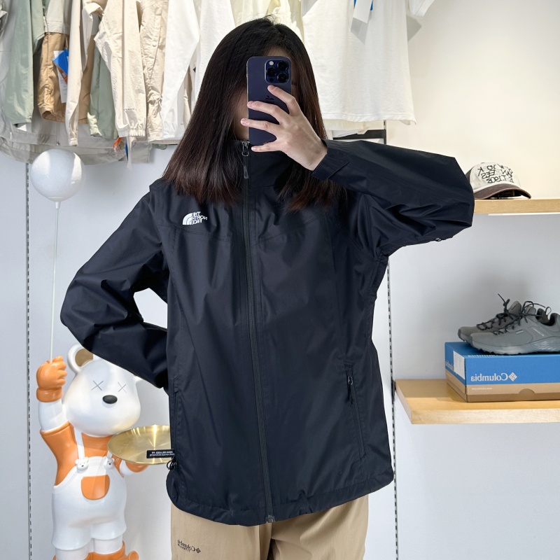 北面户外防水透气连帽单层冲锋衣