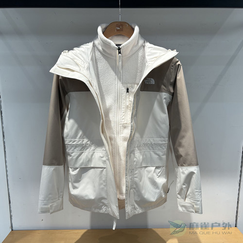 北面女子抓绒内胆三合一冲锋衣