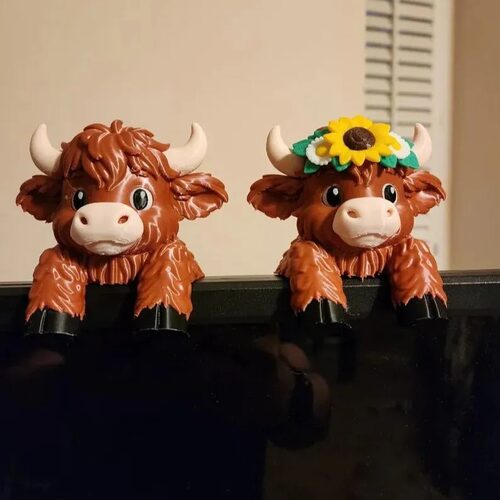 跨境Highland Cow Monitor Buddy Desk Decor高地牛摆件装饰礼物