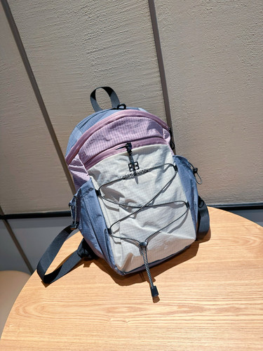 户外轻量化防泼水徒步登山包山系骑行运动双肩包女轻便旅行小背包