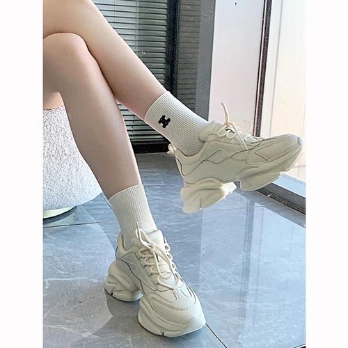 【真皮版】今年流行的老爹鞋女款