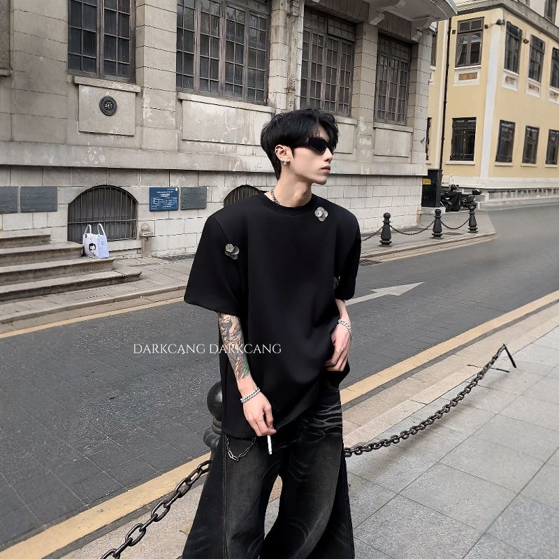 黑沧社/轻奢金属花型装饰设计感重磅垫肩短袖男夏季高级感廓形T恤
