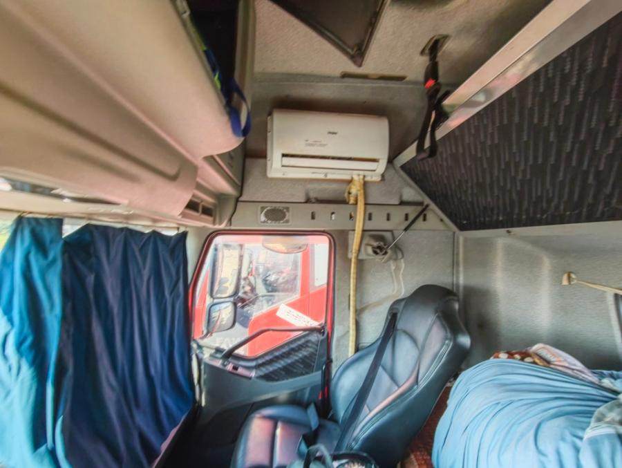 1月28日南宁解放牌重型半挂牵引车（车牌号为桂AZ3889）网络拍卖公告