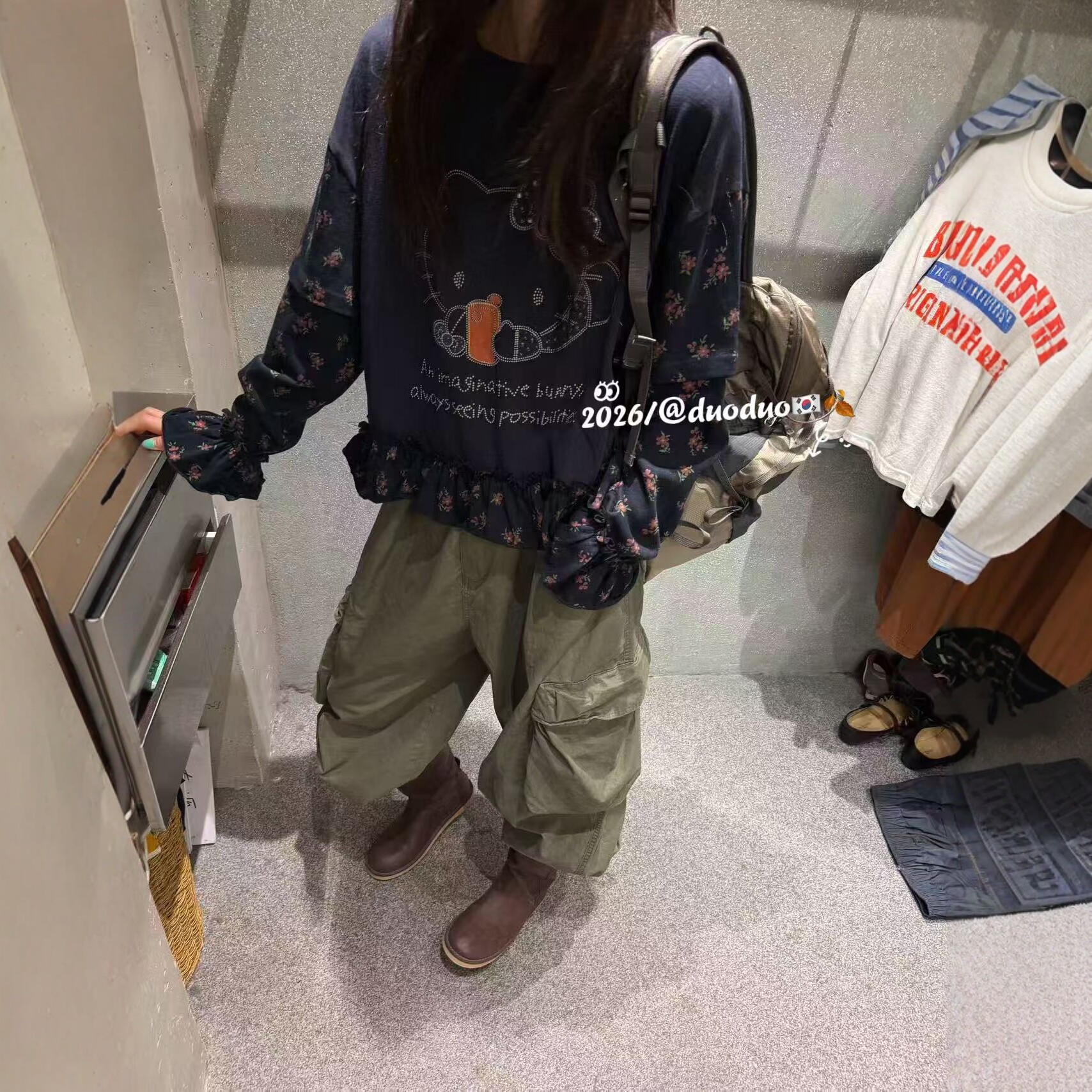 卡通烫钻拼假两件T恤女2026秋潮