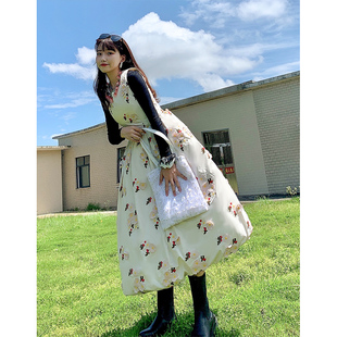 2020秋冬新款刺绣串珠重工羽绒服连衣裙女士无袖套头中长款公主裙