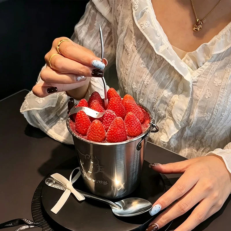 网红银色草莓桶蛋糕装饰复古手提不锈钢草莓桶勺子银色甜品烘焙桶