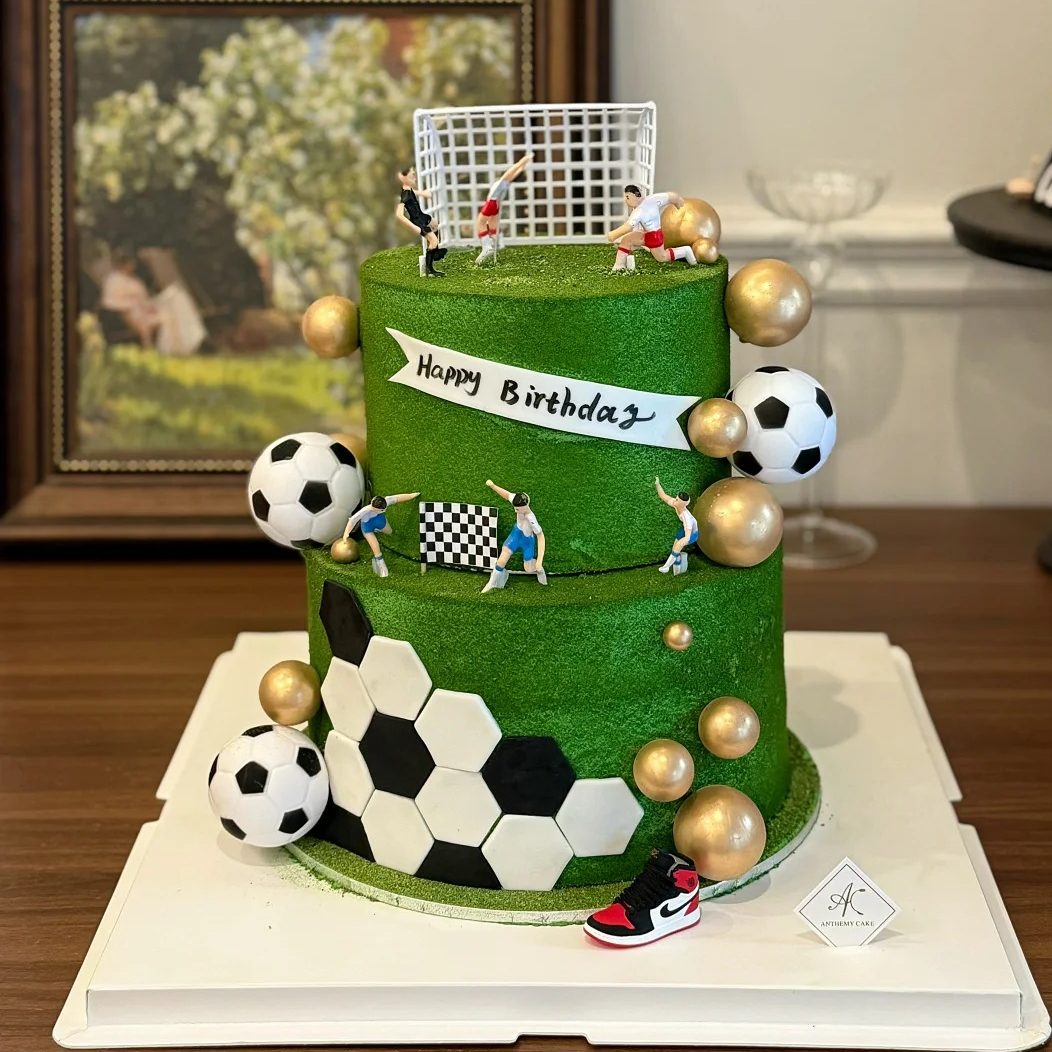 网红踢足球蛋糕装饰足球世界杯足球小子男孩生日派对烘焙摆件装扮