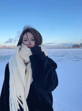 2025新款氛围感软糯保暖围巾女生冬季加厚毛绒绒长款披肩纯色围脖