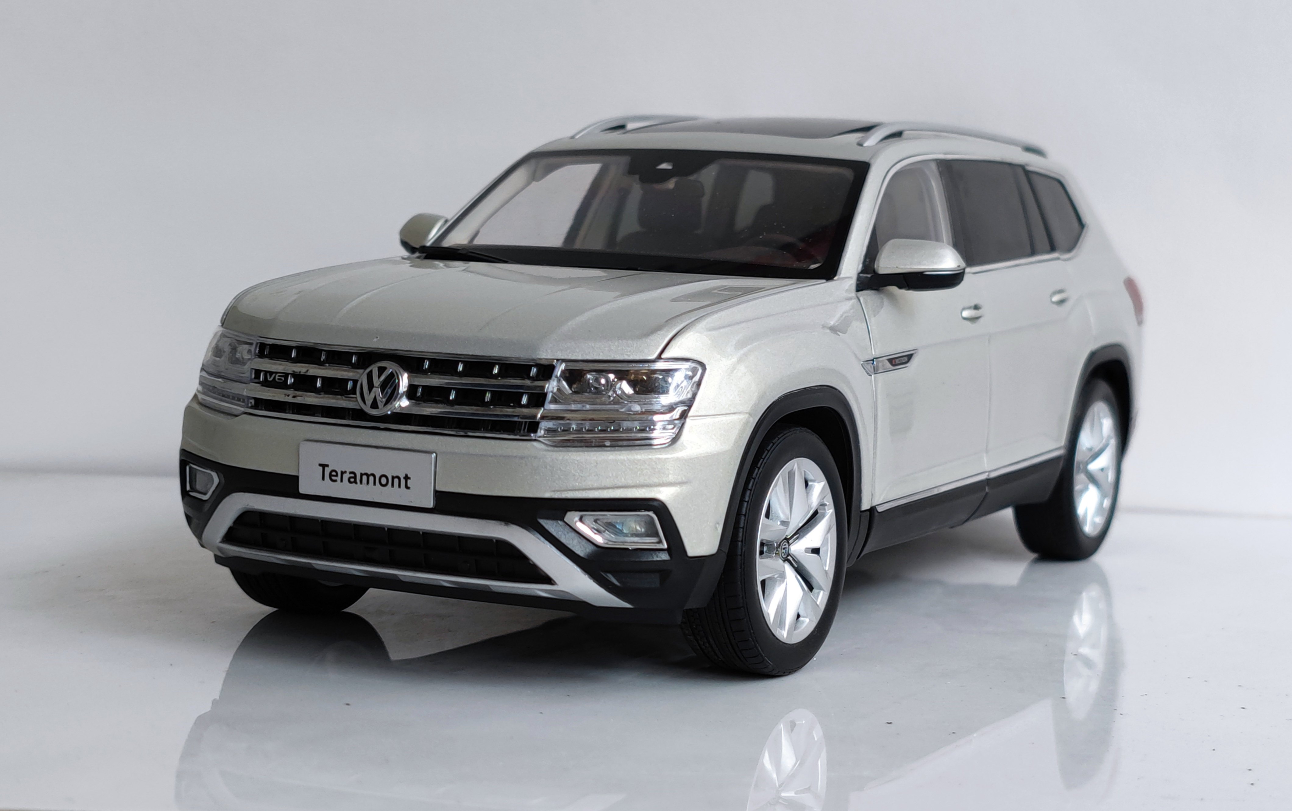 原厂大众途昂车模型 2017款SUV 1 18合金汽车模型