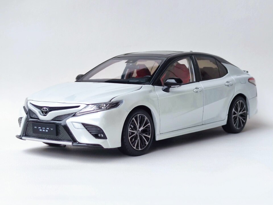 1:18 原厂广汽丰田 第八代凯美瑞运动版 TOYOTA 汽车模型