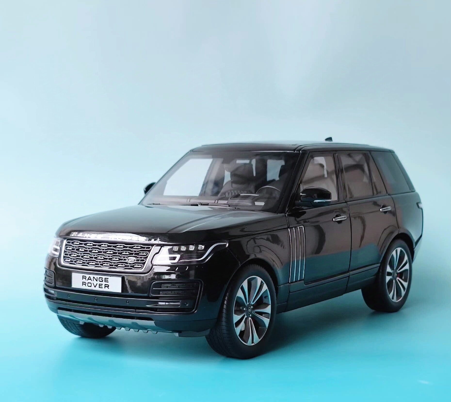 LCD 1 18原厂路虎揽胜Range Rover SVA行政版2020款 合金汽车模型