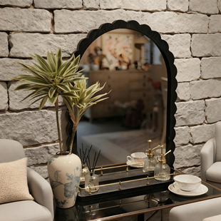法式轻奢高级感黑色波浪实木化妆镜美容院婚纱馆婚房带置物挂壁镜