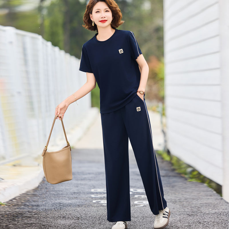 品牌中年妈妈夏装洋气运动服套装2025新款中老年女T恤上衣两件套