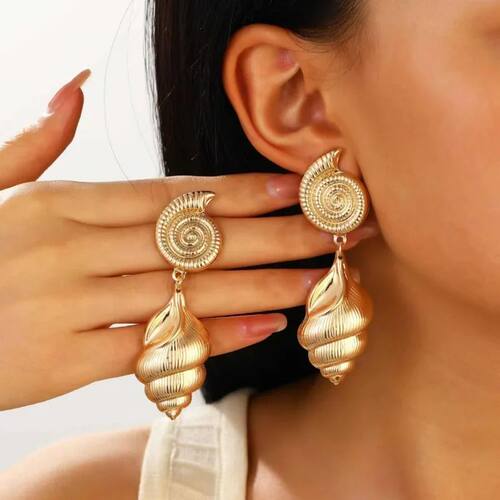A Pair of Summer Travel Ocean Shells Seashells Starfish Pend