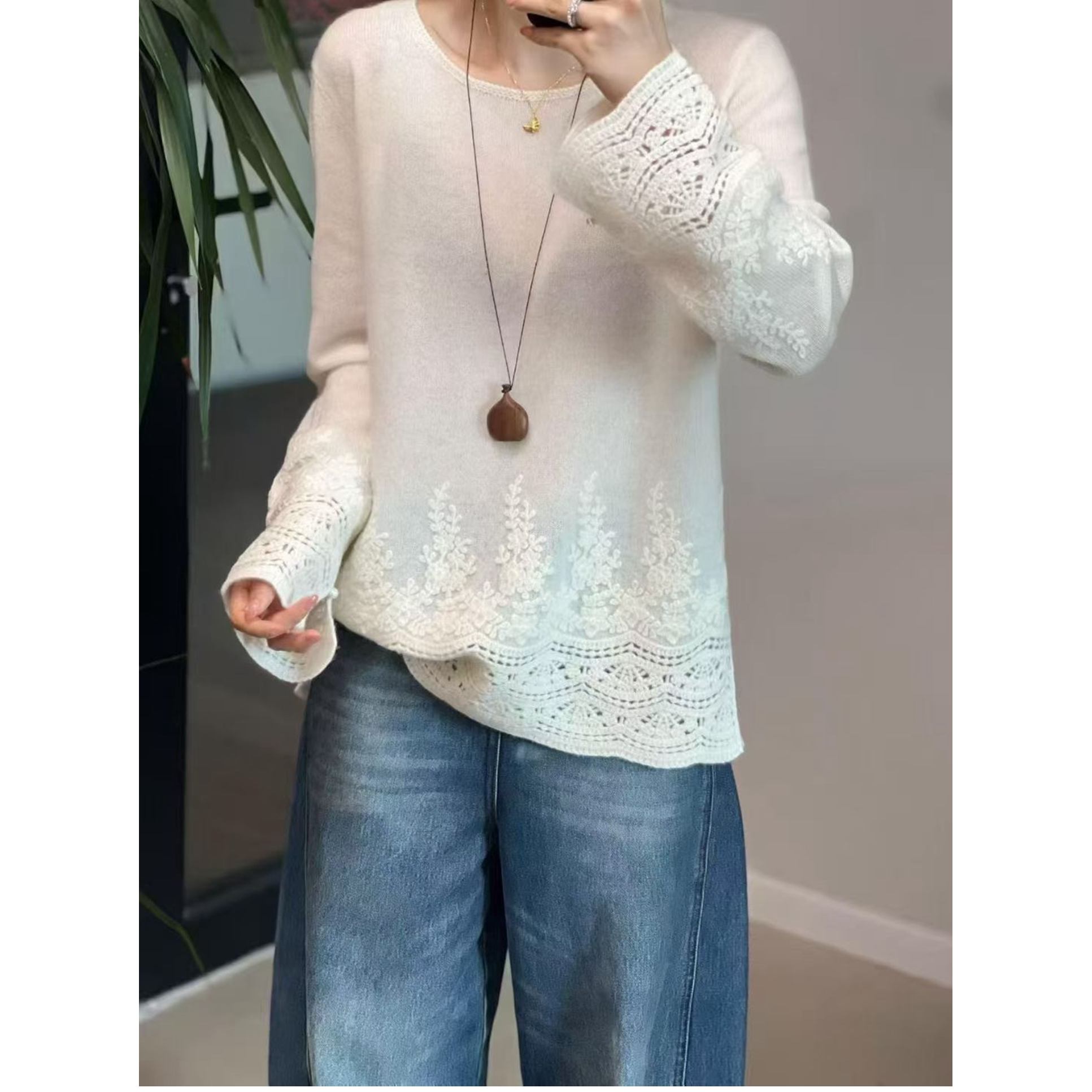 100%山羊绒毛衣欧洲站2025秋季新款时尚勾花镂空刺绣圆领针织衫女