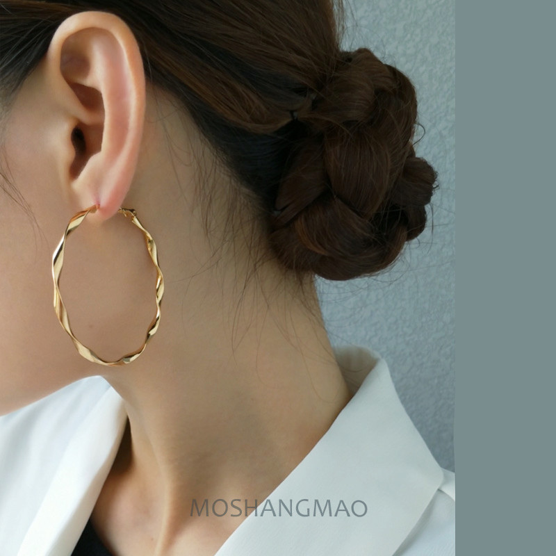 镀14k金夸张风大圆环时髦耳圈