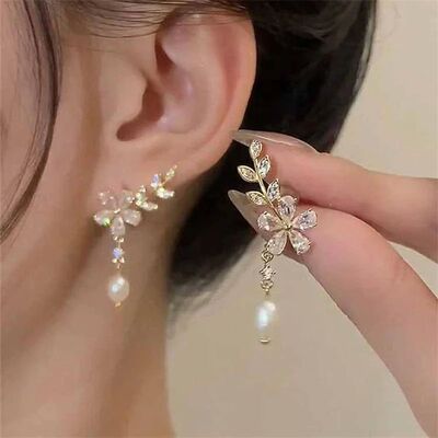 Exquisite Leaves Crystal Flower Stud Earrings For Women AAA