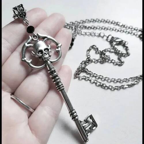 New Antique Silver Skeleton Key Necklace Creativity Pendant