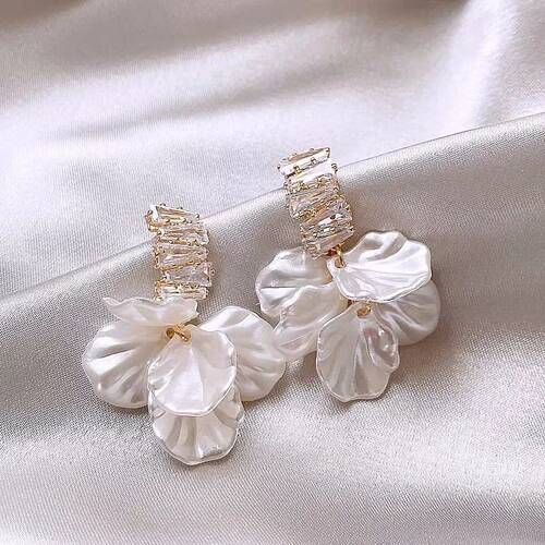 Korean White Shell Flower Petal Drop Earrings for Women 2023
