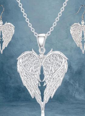 Elegant Angel Wing Heart Shaped Pendant Necklace, Exquisite