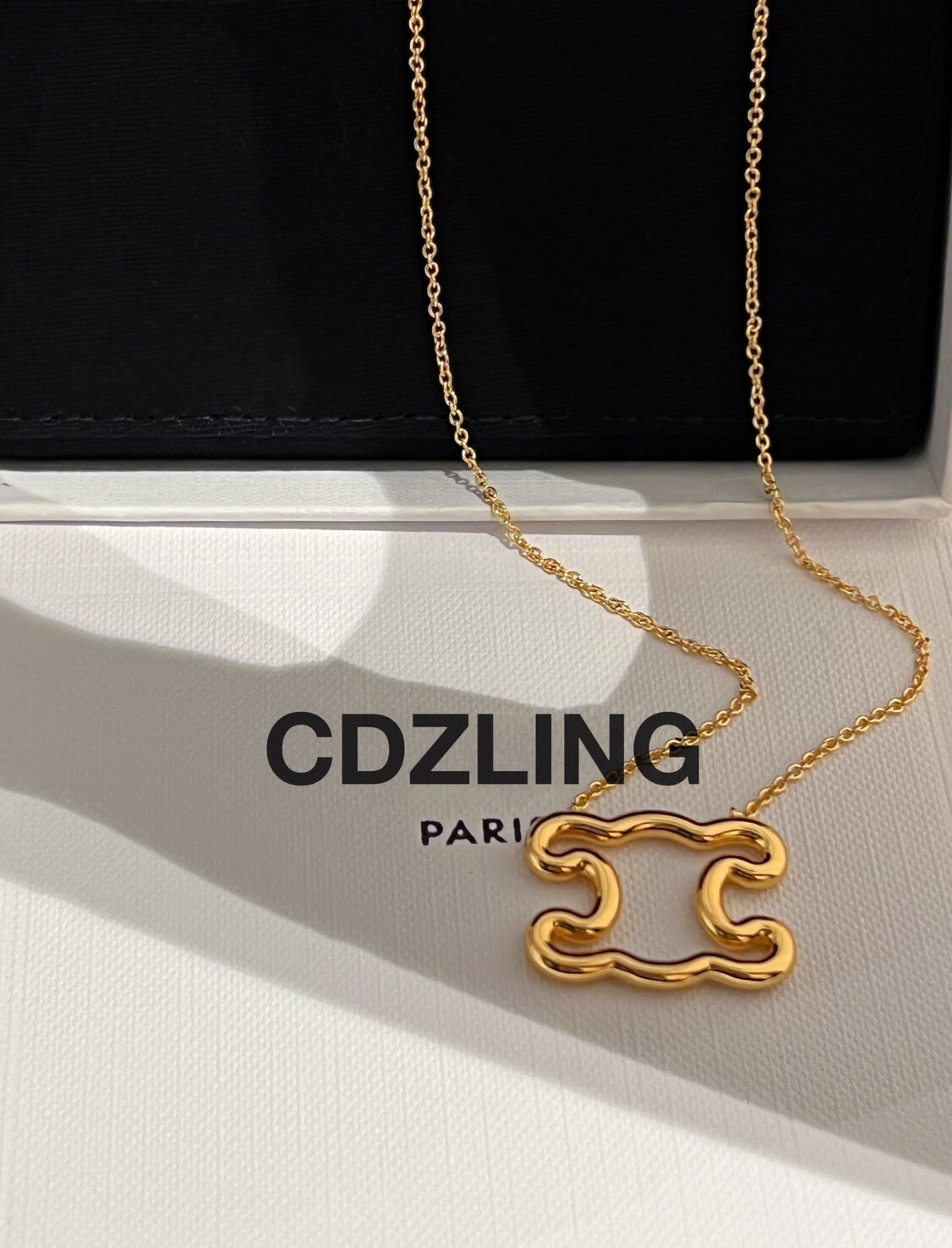 celi2023年春夏新款镂空凯旋门项链锁骨链高档叠戴极简风法式颈链