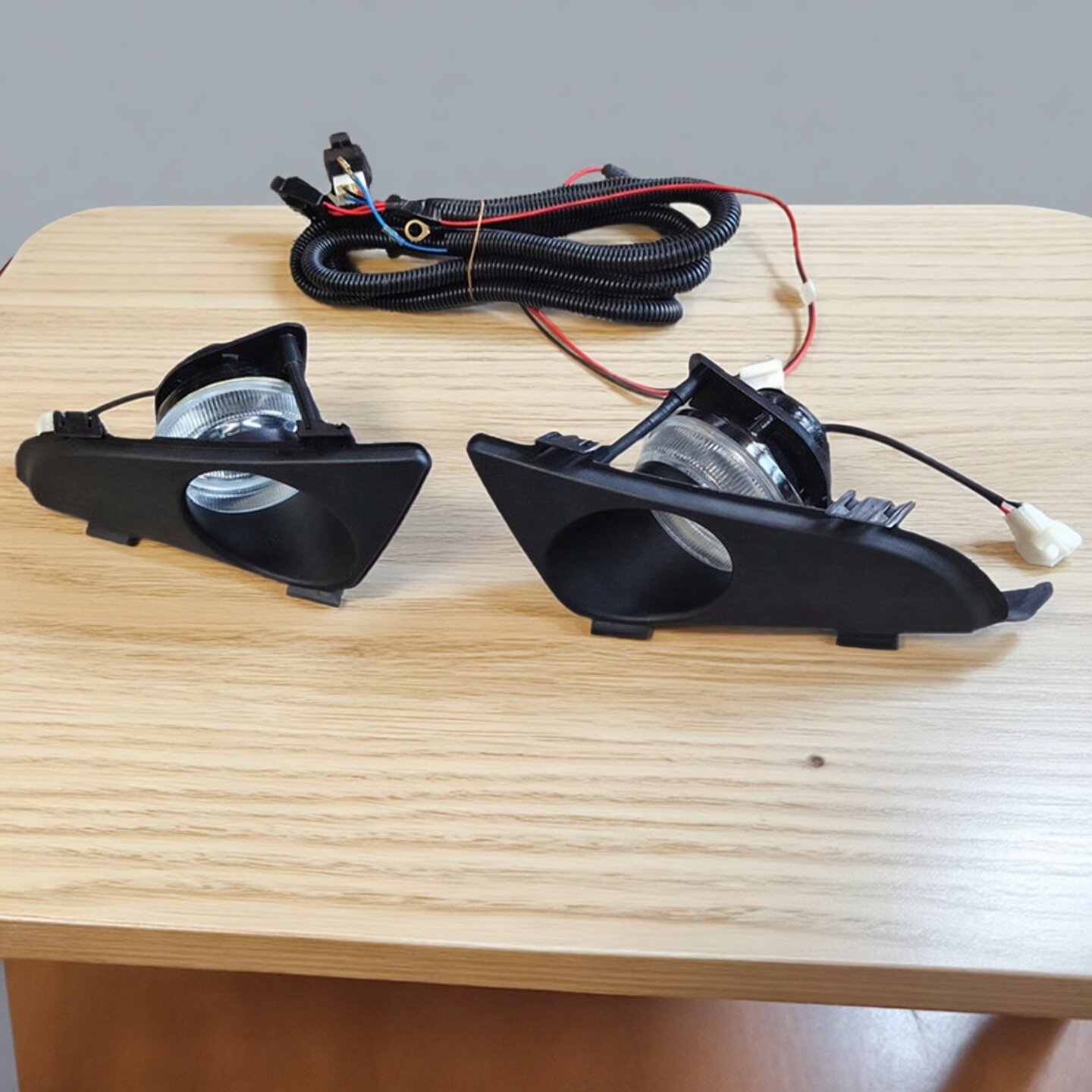 适用马自达6前保险杠灯雾灯01-04老款带线束套装总成