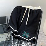 黑色