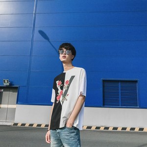 714-3-T083新款21高端直喷情侣印花港风体恤原创黑白拼图片