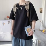 黑色