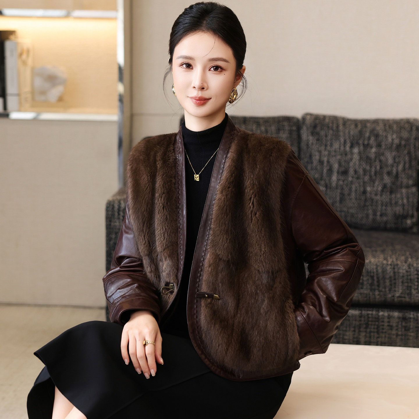 进口青根貂皮草女2026冬新款整貂真皮羽绒服大衣V领休闲短款外套
