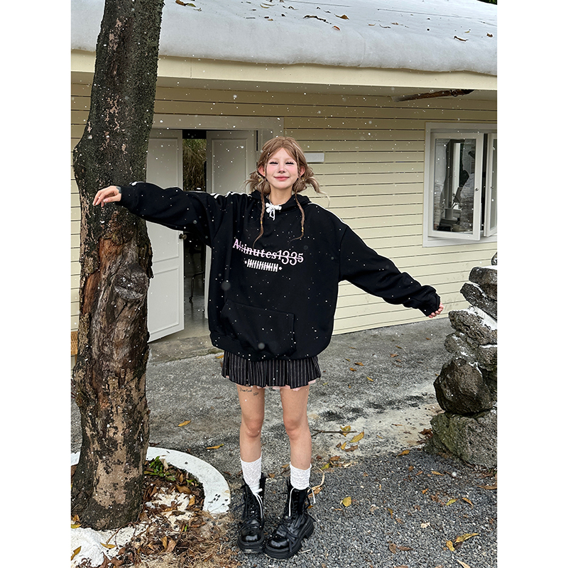 街头宽松连帽卫衣女潮牌