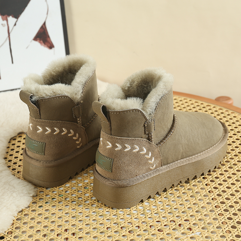 全羊毛内里雪地靴厚底防滑皮面