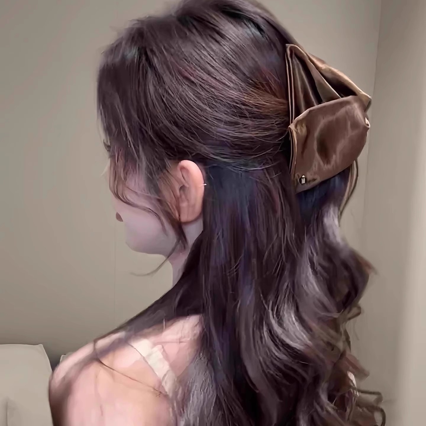 拯救扁塌头缎面贝壳三角抓夹新款饱满后脑勺