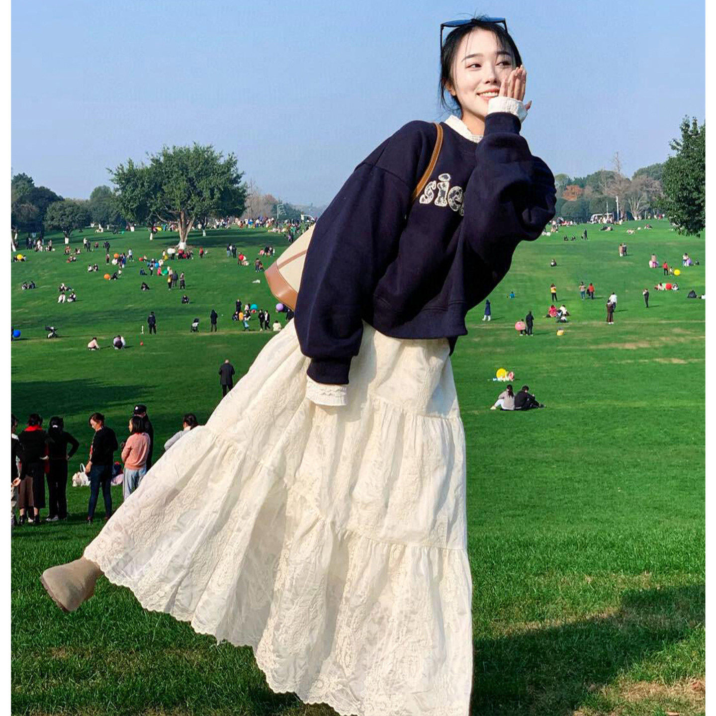 白色蕾丝蓬蓬半身裙女秋冬新款高腰宽松a字大摆伞裙中长款蛋糕裙