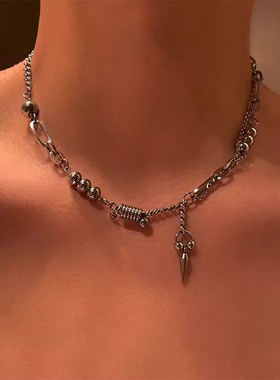 钛钢不掉色铆钉拼接项链男款嘻哈风锁骨链女小众设计感毛衣链