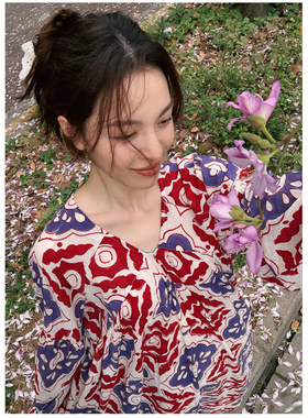 明星同款名族风连衣裙休息度假V领中长款印花连衣裙显瘦度假裙